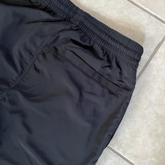 ALO Yoga Courtside Tearaway Side Snap Button Pant Women’s Size XS Triple Black - Picture 12 of 15